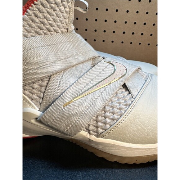 Nike Lebron Soldier 12 Light Bone Basketball Shoes Mens Size 11.5 A02609-002 - Picture 4 of 16